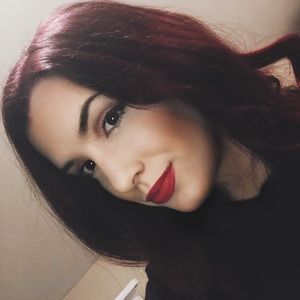 Meet your Posher, Julia